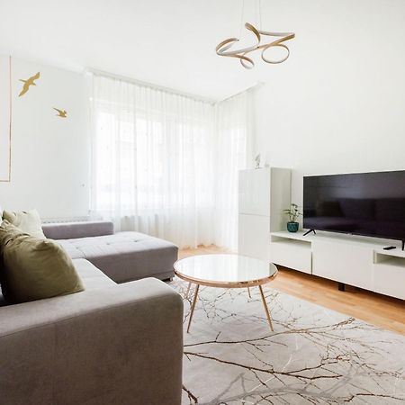 Modern Two-Bedroom Apartment With Free Parking بودابست المظهر الخارجي الصورة